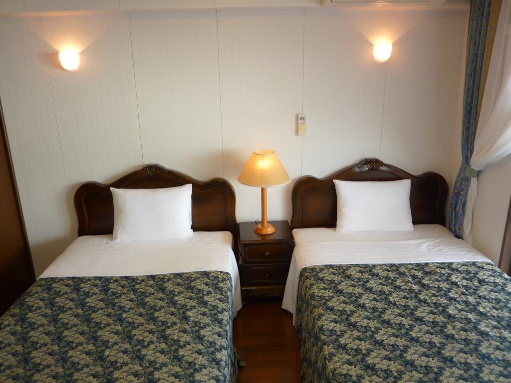 Morimar Resort Hotel Yomitan Ruang foto