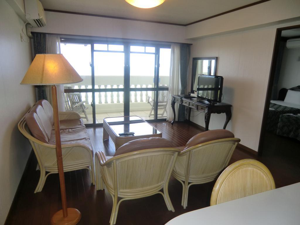 Morimar Resort Hotel Yomitan Ruang foto