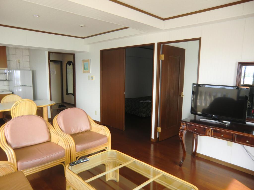 Morimar Resort Hotel Yomitan Ruang foto